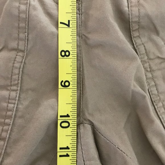 Bamboo Traders Women's Size 6 Tan Bermuda Shorts with Roll Tab - Picture 5 of 12